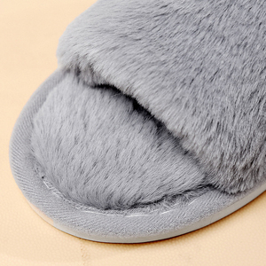 Pantofole da Donna Calde e Comode in Morbida Ecopelliccia, Personalizzabili con Logo, Ideali per Casa e Camera da Letto in Inverno - Product Image 5