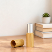 Tube de baume à lèvres vide rechargeable personnalisé 2026 avec logo sur mesure, format voyage, emballage cosmétique