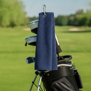 Toalla de Golf de Microfibra Tipo Waffle 40x60cm con Ojal y Mosquetón, Logotipo Personalizado Serigrafiado, Regalo para Torneos - Product Image 2