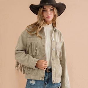Veste en jean longue pour femme en coton respirant et écologique, style streetwear décontracté vintage, délavée, effilochée, blanche, avec franges - Product Image 3