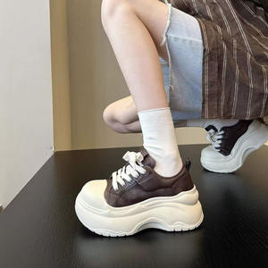 รองเท้าผ้าใบเสริมส้นสำหรับผู้หญิง รุ่นใหม่ประจำปี 2026 ดีไซน์เกาหลี พื้นนุ่ม ใส่สบาย หัวรองเท้าทรงใหญ่  ใช้งานได้หลากหลาย สไตล์ลำลอง เหมาะสำหรับเล่นสเก็ต - Product Image 3