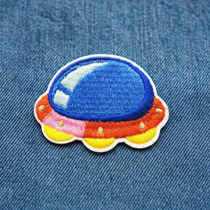 BADGE BRODÉ À LA MACHINE - Product Image 3