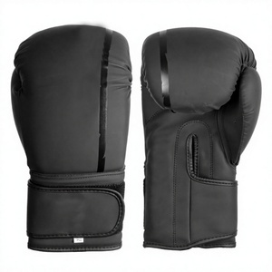 Gants de boxe en cuir noir mat avec logo personnalisé, cuir véritable, qualité supérieure, entièrement personnalisables, gants d'entraînement de boxe - Product Image 1