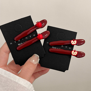 กิ๊บติดผมรูปแอปเปิ้ลน่ารักสไตล์เกาหลีสำหรับเด็กผู้หญิง สีแดงสด ดีไซน์สวยหรู - Product Image 3