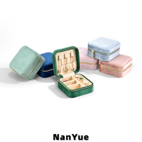 Boîte à bijoux en velours carrée avec fermeture éclair, logo personnalisé, boîte de rangement portable pour bijoux de voyage, pour bague, boucles d'oreilles, collier, emballage de bijoux