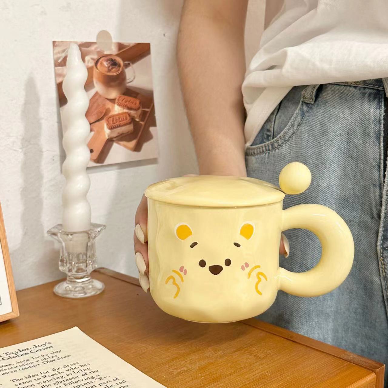 Cuchara con tapa de taza de oso lindo amarillo leche