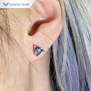 Pendientes de Moissanita Tianyu Gems Personalizados, Chapados en Oro Rosa de 14K, Corte Triangular, Engaste de Garra, Minimalistas, para Uso Diario de Mujer - Product Image 3