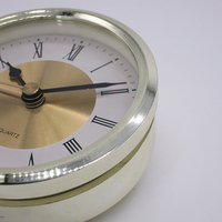 Jam Alarm Kuarsa Warna Emas dengan Bingkai Emas, Dial Angka Romawi, Diameter 89mm, Plastik, Dioperasikan dengan Baterai