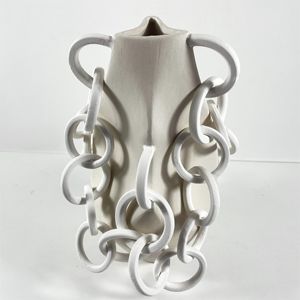 Jarrón de Cerámica de Diseño Abstracto Moderno con Intrincado Patrón de Cadena, Esmalte Mate, Elegante para Decoración de Mesa - Product Image 2