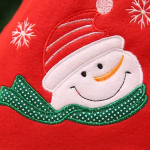 Шапка Санта-Клауса с флисовой вышивкой