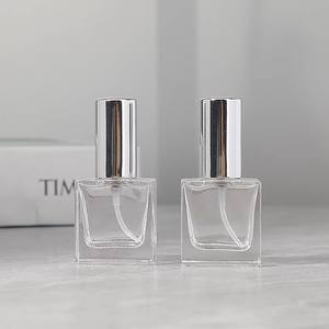 Botella de Perfume Recargable de Vidrio de Alta Calidad de 10 ml con Tapa de Madera, Mini Atomizador Portátil de Viaje para Uso Diario - Product Image 3