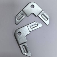 Coin de conduit d'angle en acier galvanisé personnalisé pour l'hôpital Gym Sous-sol School-Application polyvalente