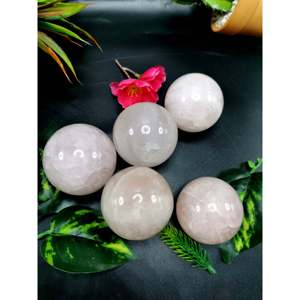 Sphère/boule de pierre de quartz rose naturelle incroyablement magnifique - Énergie/Reiki/Thérapie par cristaux - 2 pouces de diamètre et 200 g (0,44 lb) - UNIQUE - Product Image 1