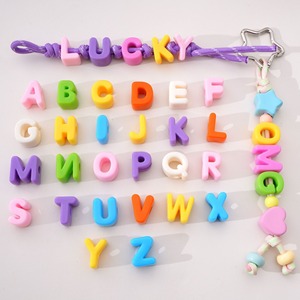 Cuentas <span class=keywords><strong>de</strong></span> Letras y Números Acrílicas Multicolores, Cuentas <span class=keywords><strong>de</strong></span> Alfabeto con Orificio Grande para Hacer Correas <span class=keywords><strong>de</strong></span> Bolsos y Pulseras - Product Image 4