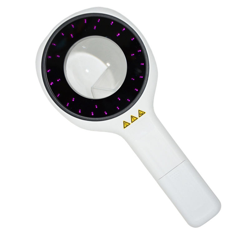 สีขาว