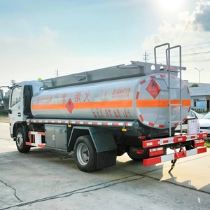 Petit camion-<span class=keywords><strong>citerne</strong></span> à carburant de 5000 L à vendre - Product Image 6