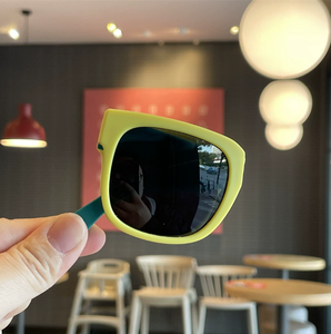 Nuevas gafas de sol plegables para niños de verano con protección UV, gafas de protección <span class=keywords><strong>solar</strong></span> para bebés de color caramelo - Product Image 4