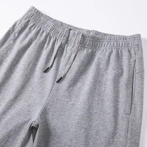 Shorts de sport pour homme avec poche zippée, légers, fentes latérales de 5 pouces, sans doublure, pour la musculation et la course à pied - Product Image 4