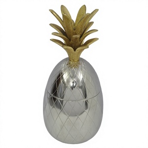 Objet décoratif de bar à la maison Seau à glace en pin et pomme Cadeau en métal et artisanat Fait à la main Ananas Refroidisseur de vin Seau à champagne Pièce maîtresse - Product Image 1