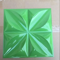 Plaques de plafond carrées en PVC de conception européenne, ignifuges, imperméables, résistantes à l'humidité, panneaux de plafond en grille 24x24 pour appartement