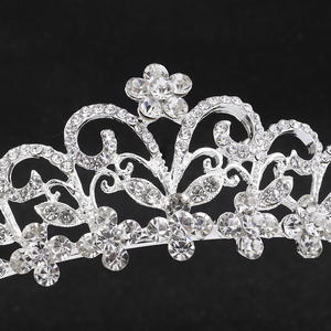 Vente en gros de couronnes nuptiales de <span class=keywords><strong>mariage</strong></span> avec strass et prix bon marché diadèmes de couronne en alliage de cristal diadèmes de reconstitution historique pour fête d'enfants - Product Image 4