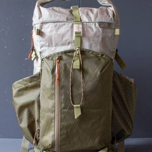 Sac à dos de randonnée en nylon imperméable robuste OEM - Noir 30L Léger pour le trekking et le cyclisme Modèle 001 Taille L |   Commandes en gros disponibles - Product Image 1