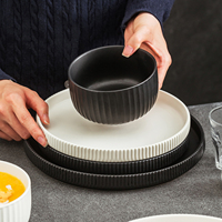 Assiette Moderne Cannelée en Céramique Écologique, Style Colonne Romaine Vintage, Plat à Steak en Porcelaine, Bol Créatif pour Salade et Soupe, Style Européen