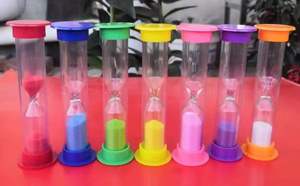 Ornements de brossage des <span class=keywords><strong>dents</strong></span> créatifs pour enfants de 3 <span class=keywords><strong>minutes</strong></span> en gros Minuterie Mini cadeaux promotionnels Visage <span class=keywords><strong>Sablier</strong></span> - Product Image 2