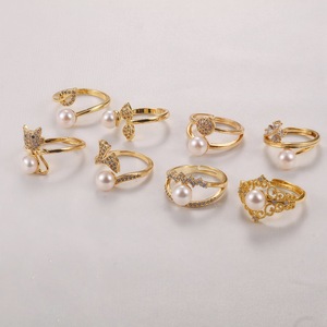 Anillo de Cobre de Lujo Ligero para Mujer, Estilo Europeo Americano, con Perla de Agua Dulce, Versátil, de Alta Gama, Moda Transfronteriza - Product Image 3