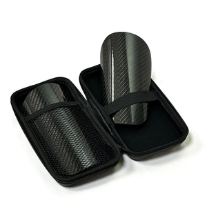 <span class=keywords><strong>Espinilleras</strong></span> de Fibra de <span class=keywords><strong>Carbono</strong></span> para Fútbol, para Adultos y Equipos, Venta al Por Mayor - Product Image 1