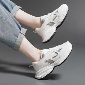 أحذية رياضية نسائية عصرية لعام 2023، أحذية خريفية جديدة ذات نعل سميك لزيادة الطول، مصنوعة من الجلد الصناعي والشبك، مريحة وقابلة للتنفس - Product Image 3