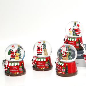 Venta al por Mayor de Adornos Navideños de Resina Personalizados, Decoraciones Navideñas de Santa Claus, Globos de Nieve Navideños - Product Image 1