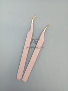 แหนบต่อขนตา สีเบจนู้ด ปลายสีทอง ทำจากไฟเบอร์และสแตนเลสอย่างยั่งยืน งอ 45 องศา สำหรับแยกขนตา - Product Image 3
