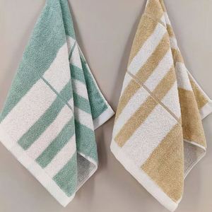 Toallas de Baño y Spa Personalizadas de Algodón Puro, Tejido Jacquard, Suaves y Delicadas con la Piel - Product Image 3