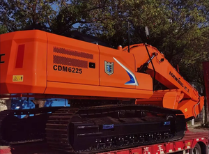 Excavatrice lourde CDM6225 pour travaux de terrassement et opérations de construction industrielles - Product Image 1