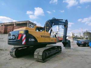 Excavatrice Volvo EC210 d'origine chinoise, modèle 2016, 21 tonnes, godet de 0,92 m, 0-2000 heures, occasion, avec pompe, moteur, boîte de vitesses, PLC et système vidéo, à vendre - Product Image 2