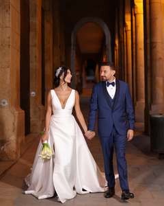 Ruolai WTH189 simple sans manches <span class=keywords><strong>en</strong></span> satin a-ligne robe <span class=keywords><strong>de</strong></span> mariée 2025 col <span class=keywords><strong>en</strong></span> V fendu <span class=keywords><strong>2</strong></span> <span class=keywords><strong>en</strong></span> <span class=keywords><strong>1</strong></span> robe <span class=keywords><strong>de</strong></span> mariée - Product Image 1