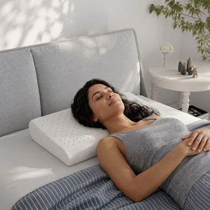 Oreiller en latex naturel VINACLOUD 09 de Vinabedding, respirant, forme ergonomique, soutien du cou, blanc, rafraîchissant, moderne - Product Image 2