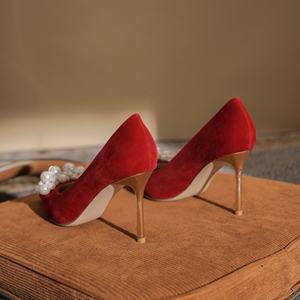 Zapatos de tacón alto rojos para mujer, zapatos de boda de cuero genuino antideslizantes de alta calidad, con punta en pico y diseño de perlas - Product Image 5
