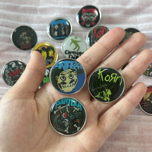 Article populaire : Badges personnalisables en métal nickelé noir avec logo en émail souple, thème féerique, pour anniversaire, personnalisés - Product Image 2