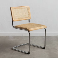 Chaise de salle à manger cantilever sans accoudoirs, style Mid-Century Modern, assise en rotin synthétique tressé, structure chromée argentée durable, mobilier de maison