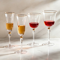 Verre à vin vintage à nervures verticales avec bord doré, gobelet en cristal cannelé de luxe, flûte à champagne pour la décoration de table de mariage ou de banquet