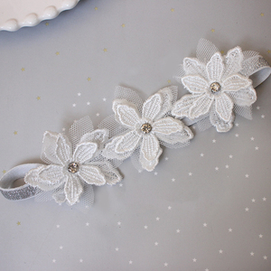 MIO <strong>Latest</strong> Lace Flowers <strong>Baby</strong> <strong>Headband</strong> Five Flowers With Shining Rhinestone Bowtie <strong>Headbands</strong> <strong>Baby</strong> Girls Wedding Party Decoration - Product Image 2