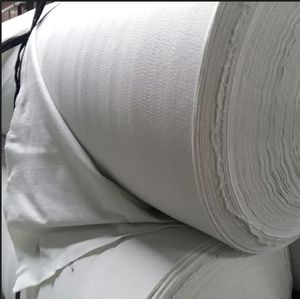Géotextile en polyester épaissi pour résister à divers environnements difficiles sur les chantiers de construction - Product Image 2