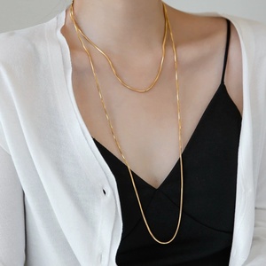 Chaîne de pull en acier inoxydable 316L plaqué or 18 carats, chaîne serpent <span class=keywords><strong>ronde</strong></span> pour fille, longueur 120 cm, vente en gros - Product Image 4