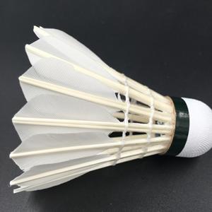 Vente en gros, plume d'oie de classe a, logo personnalisé, utilisation pratique, volant d'entraînement léger, <span class=keywords><strong>badminton</strong></span> - Product Image 3