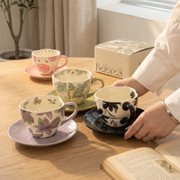Set Cangkir Teh Kopi Porselen Keramik Mewah dengan Piring, Hadiah Modern Sederhana Minimalis Motif Bunga, Tahan Panas, Ramah Lingkungan, Food Grade