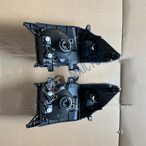 Faros delanteros modificados con fondo negro, compatibles con SUVs Toyota serie LC7, FJ78/71/76, modelos 2007-2023. - Product Image 1