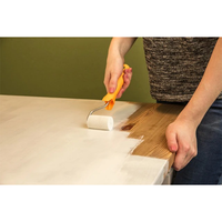 Peinture de meubles en bois à base d'eau avec revêtement de laque liquide d'apprêt blanc pour application par pulvérisation