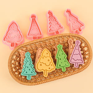 Série Arbre de <span class=keywords><strong>Noël</strong></span> : Moule <span class=keywords><strong>à</strong></span> biscuits 3D en forme de dessin animé, ensemble de découpoirs <span class=keywords><strong>à</strong></span> biscuits en plastique, pour pâte <span class=keywords><strong>à</strong></span> modeler DIY, motifs imprimés personnalisés - Product Image 3